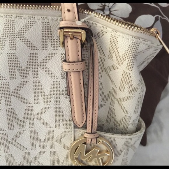 SOLD - Picture 3 of 4