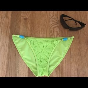 Aerie Green/Yellow NWOT Swimsuit Bottom Size Small