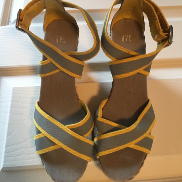 Yellow and Grey Wedges. - Picture 2 of 4