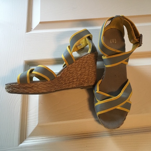 Yellow and Grey Wedges. - Picture 3 of 4