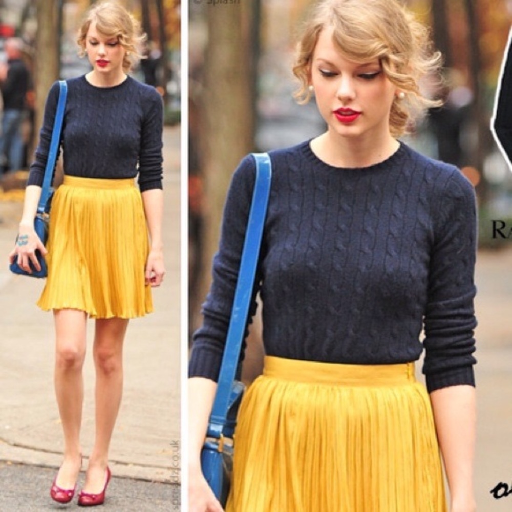 Gap mustard pleated skirt