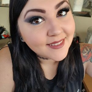 Meet your Posher, Roxanne