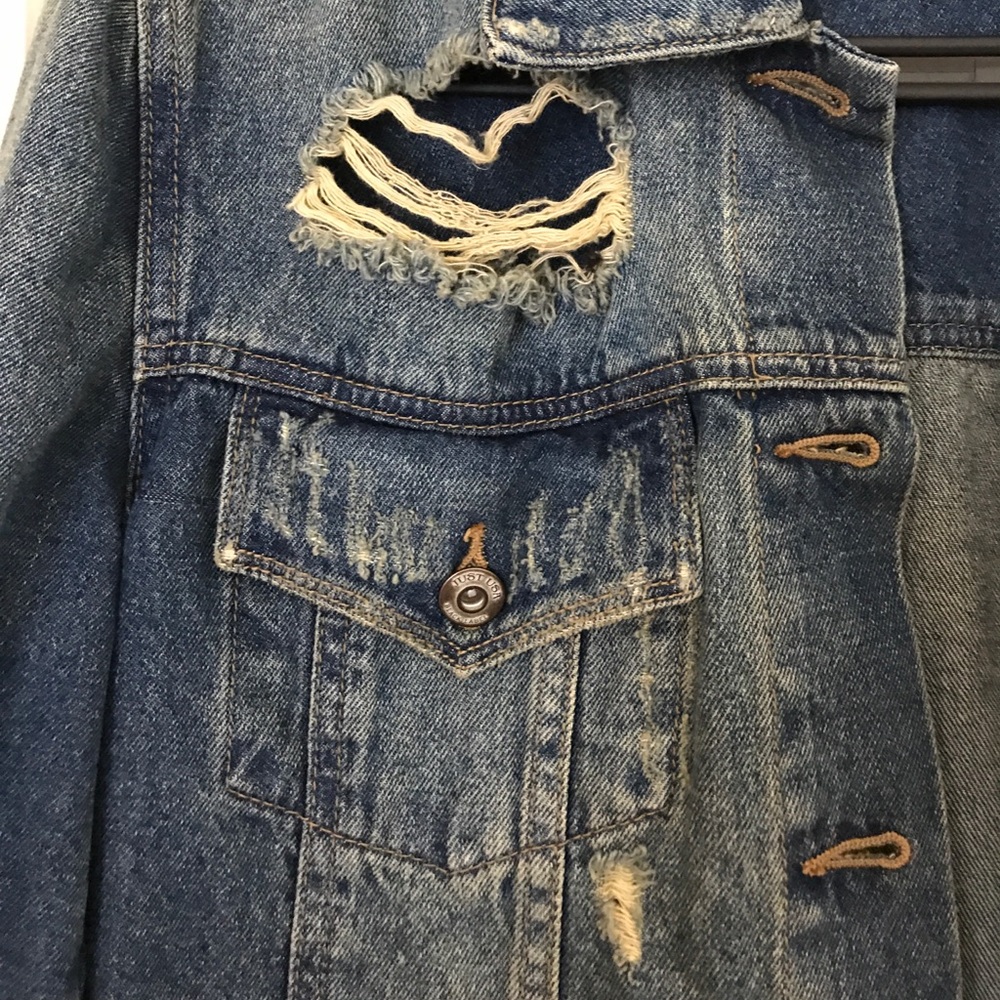 Distressed Denim jacket - Picture 3 of 4