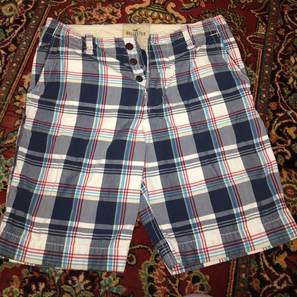 Men's Hollister button fly shorts 31" waist.