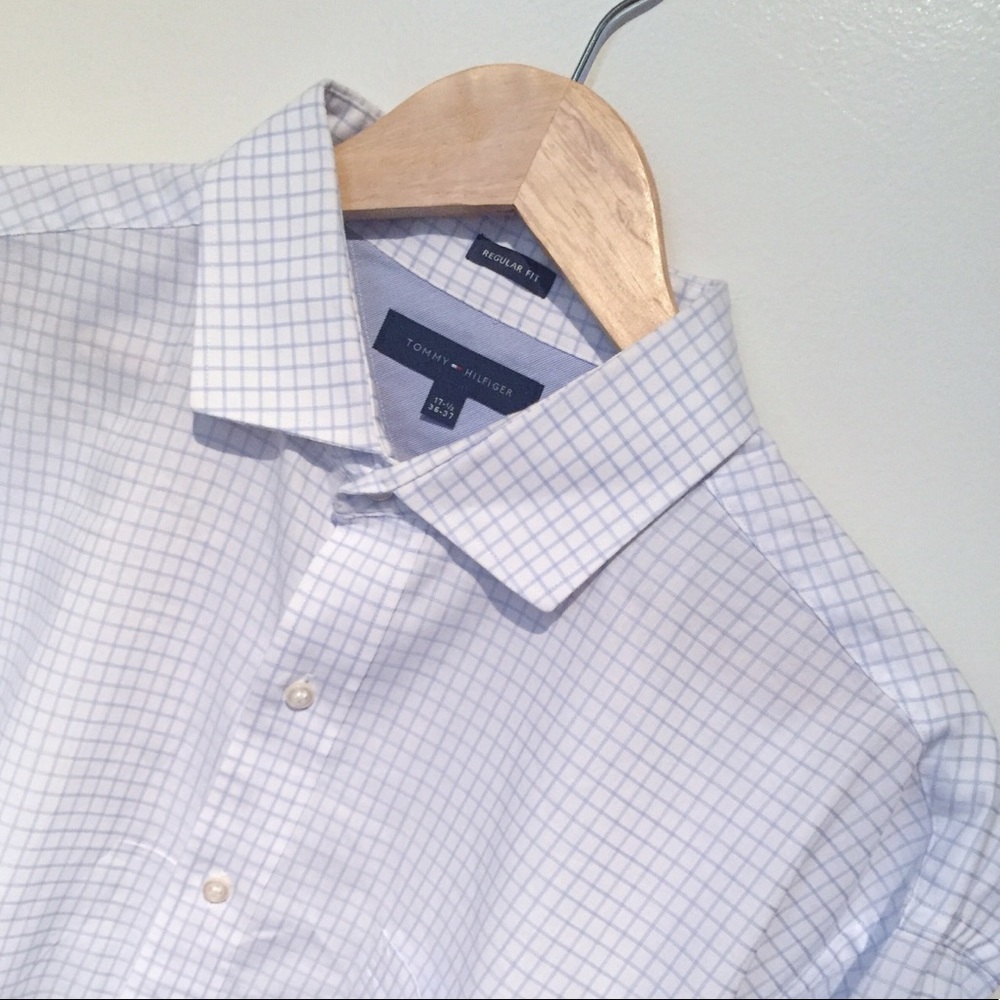 EUC Tommy Hilfiger long sleeve button down. 17 1/2