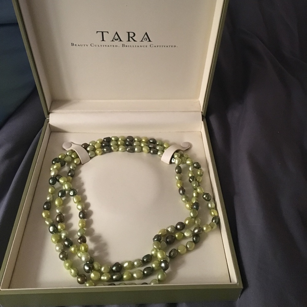 Freshwater pearl necklace