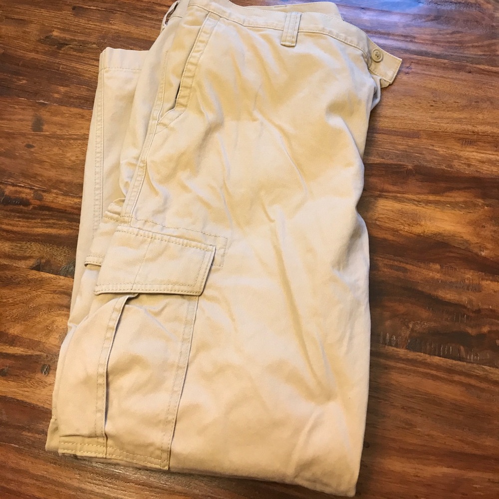 Old Navy Men's Khaki Cargo Pants
