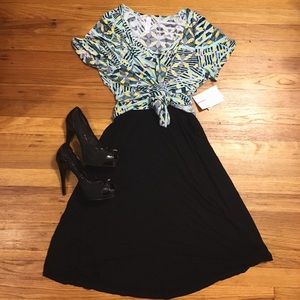 NWT Lularoe Classic T