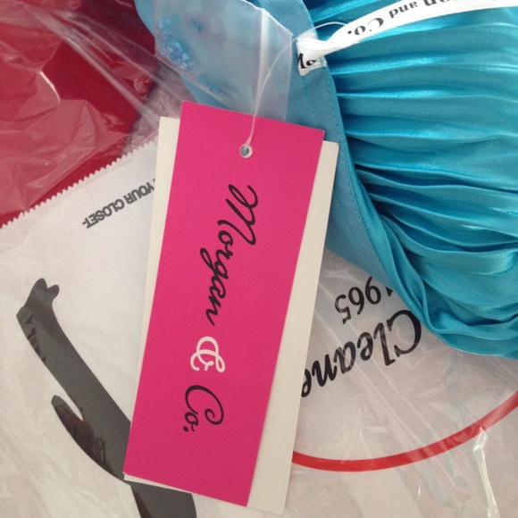 Prom evening gown - Picture 3 of 7