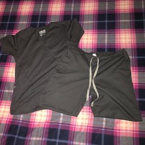 Wonder Work scrub set in pewter