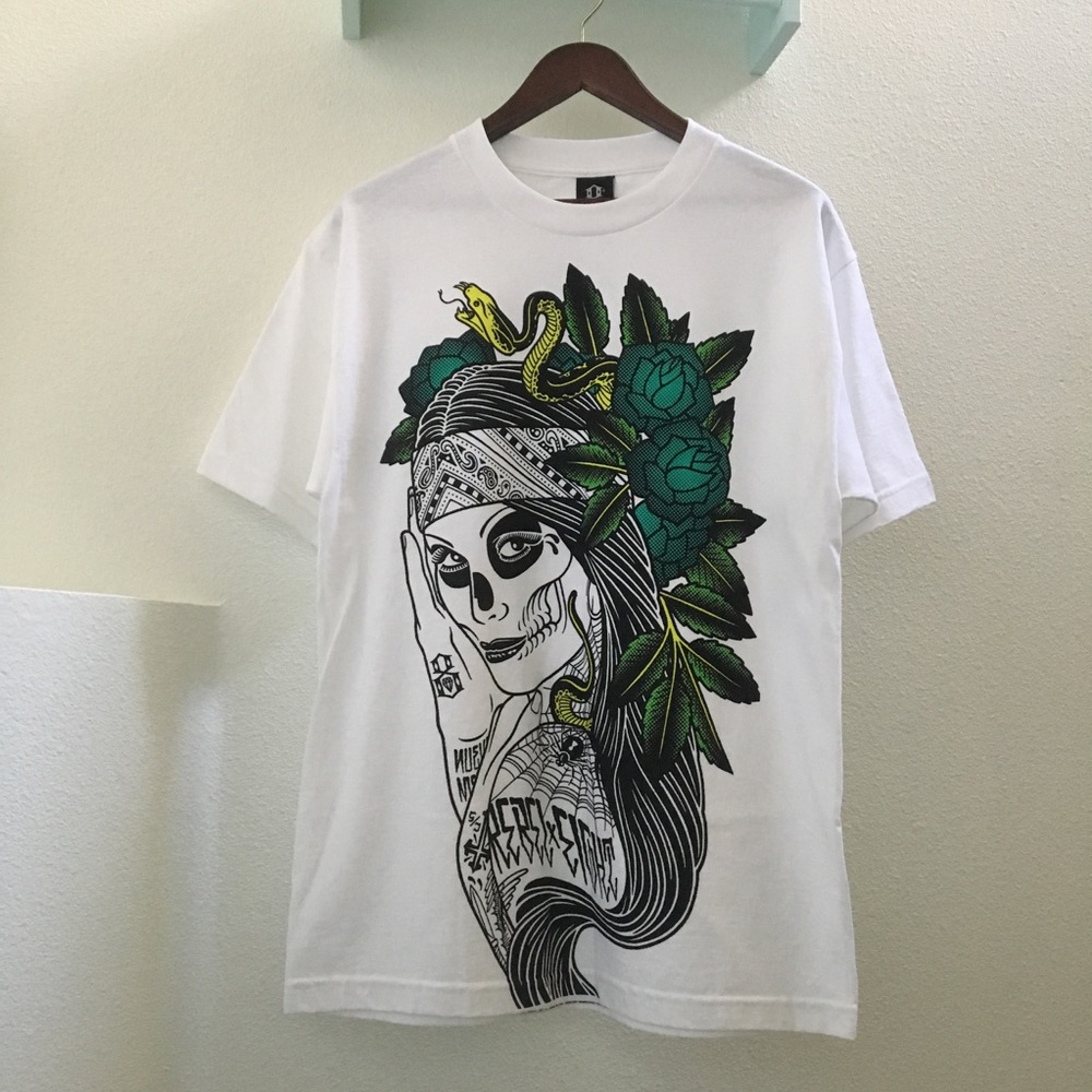 NWOT Rebel 8 men's tee