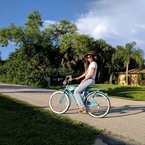 Meet your Posher, Ali