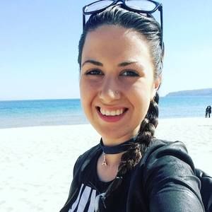 Meet your Posher, Daniela