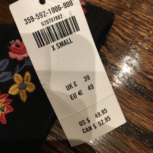 Hollister flower embroidered mini dress - Picture 3 of 4