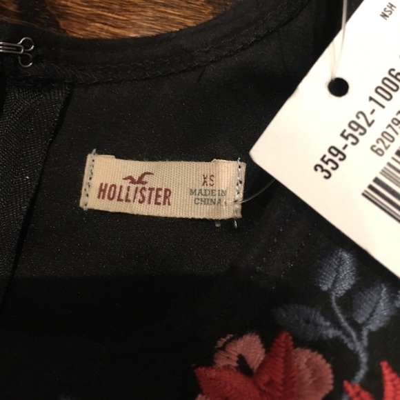 Hollister flower embroidered mini dress - Picture 4 of 4