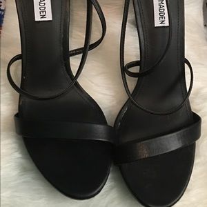1st VixenPopShop Post! New Steve Madden Sandal!