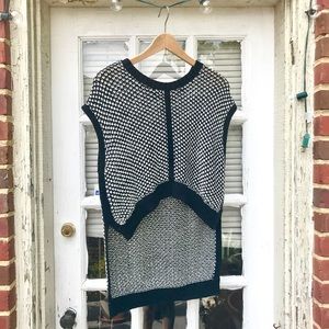 High Low Black and White Sleeveless Knit Top