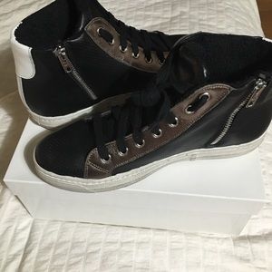 Shoe Box Black Leather High Top -Zipper Size 39