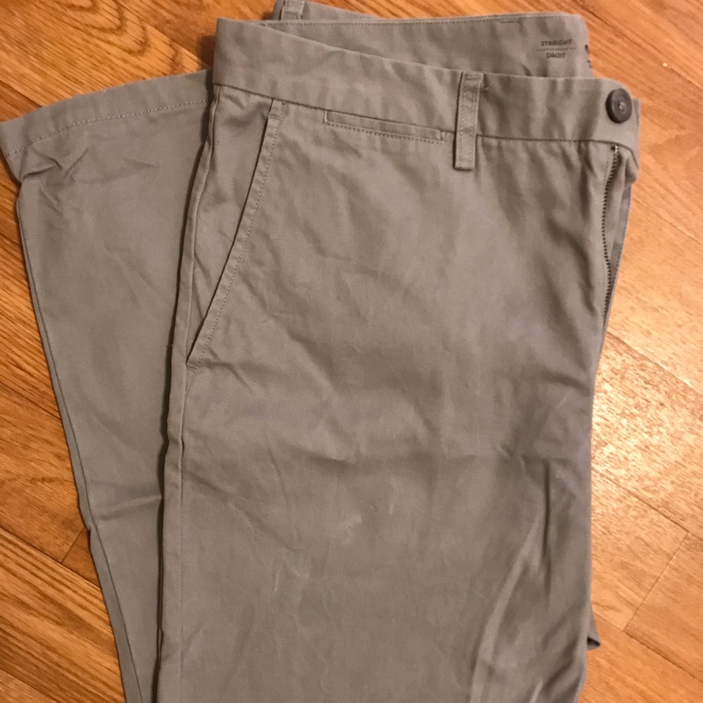 Old Navy like new gray chinos 36x32