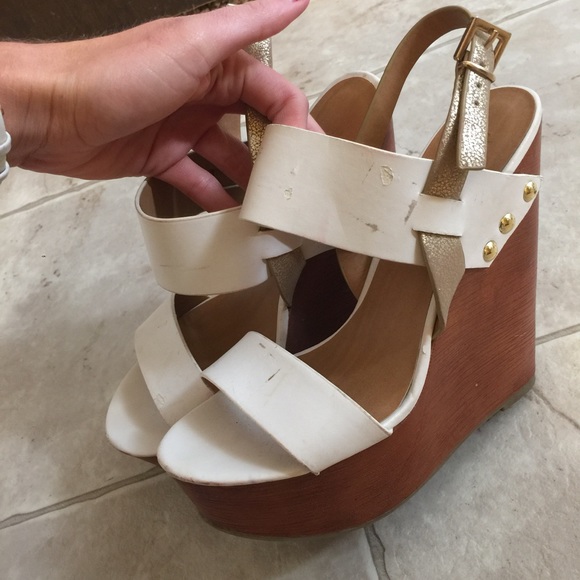 *3 for $10* White wedges - Picture 2 of 8
