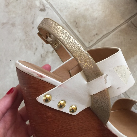 *3 for $10* White wedges - Picture 4 of 8