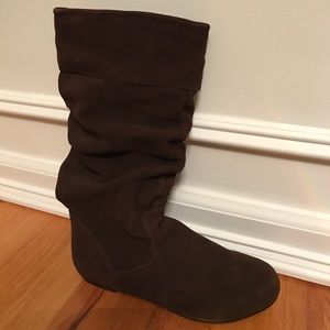 Steve Madden Slouchy Brown Suede Boots. Size 6