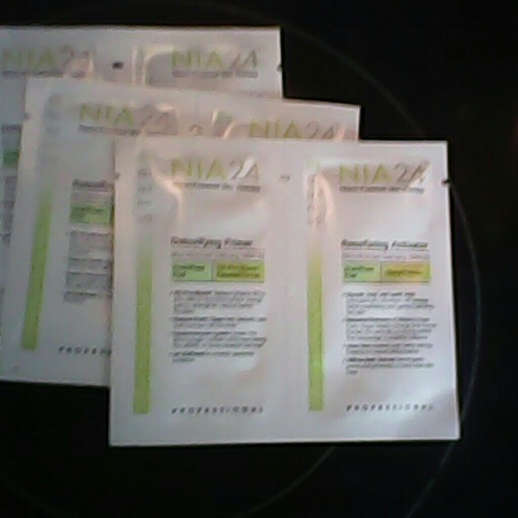 Nia 24 cellular resurfacing peel - Picture 2 of 2