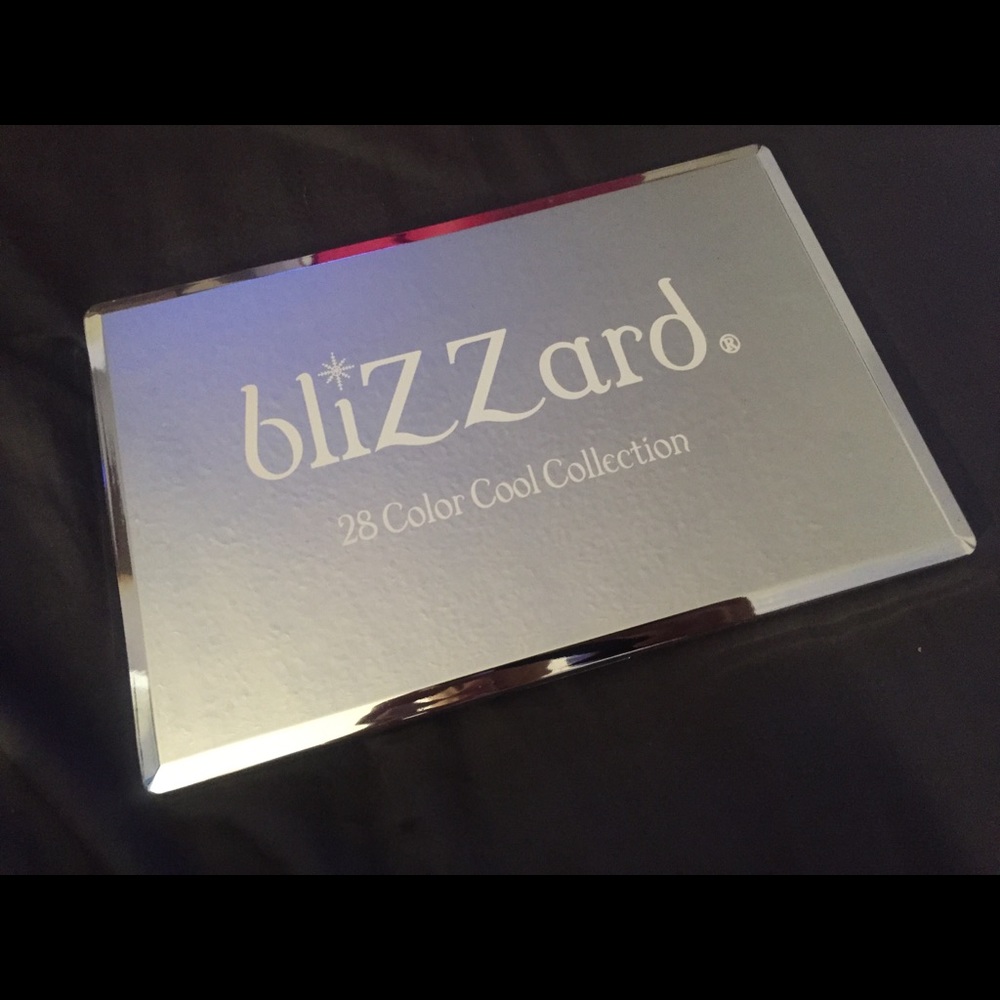 Crown Brush BLIZZARD Cool Color Eyeshadow Palette
