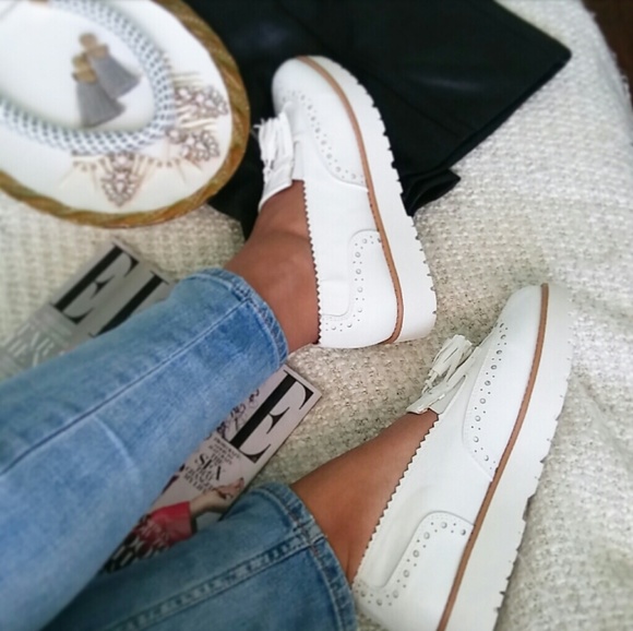 LAST PAIR!! //The Tammy// White oxford platform - Picture 6 of 8