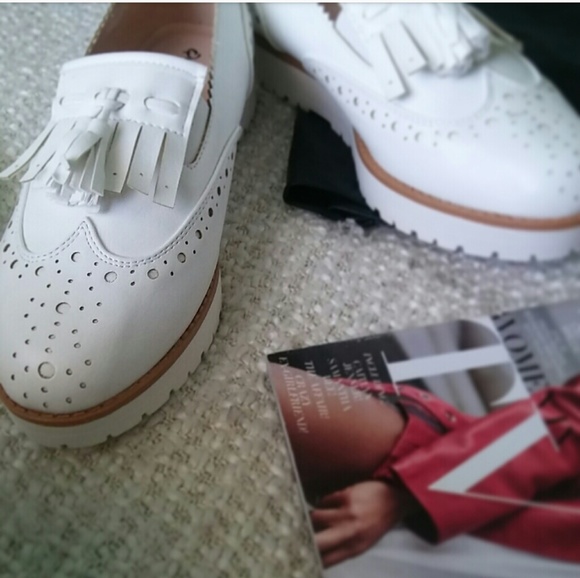 LAST PAIR!! //The Tammy// White oxford platform - Picture 3 of 8