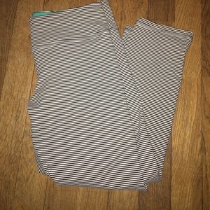 American Eagle Crop Work Out Pants