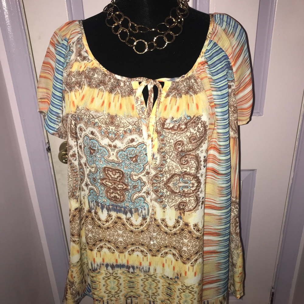 Multi colored short sleeve blouse size 1X