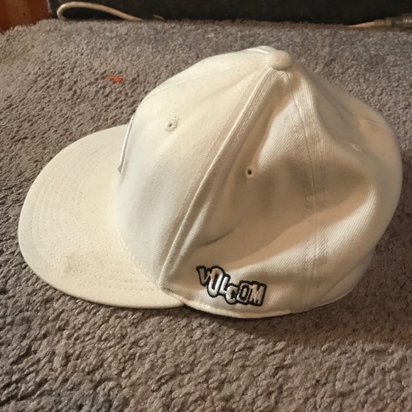 Volcom hat - Picture 2 of 2