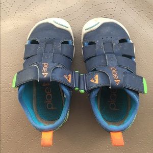 Plae toddler sandals
