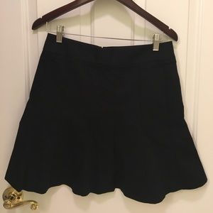 Banana Republic black tulip shape skirt size 4