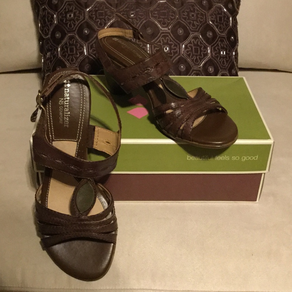 Naturalizer Brown Sandals