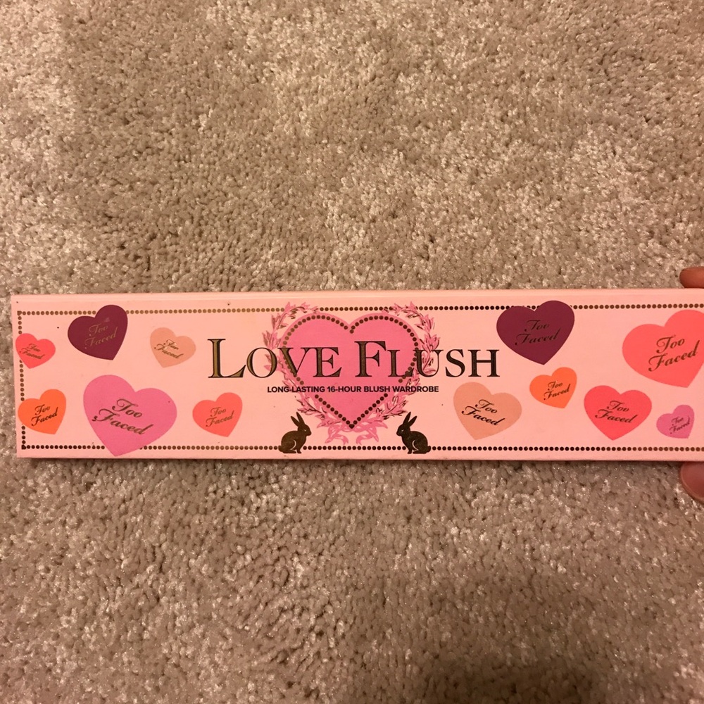 Too faced love flushed palette