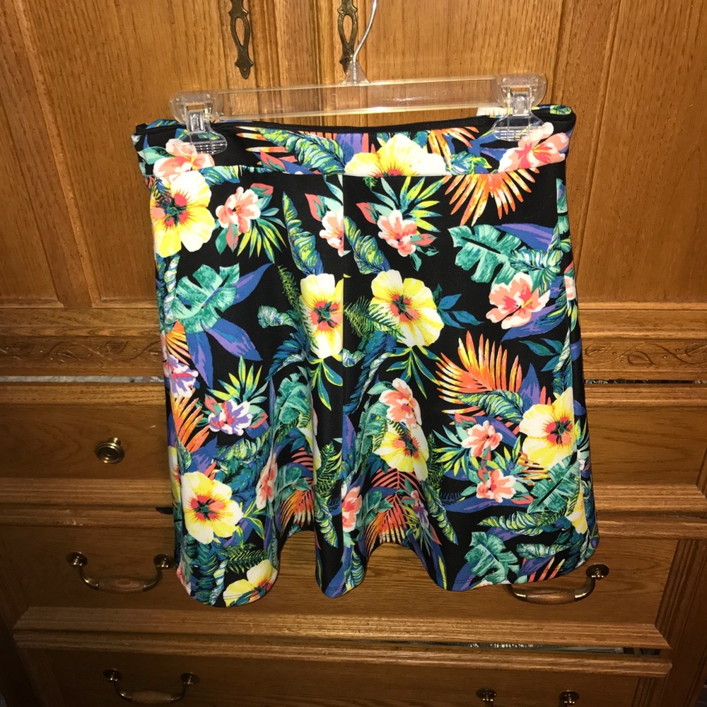 Tropical skirt juniors size 2X
