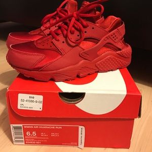 Red Women's Air Huarache Run