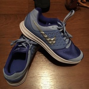 Nike shoes! 5.5 Youth!