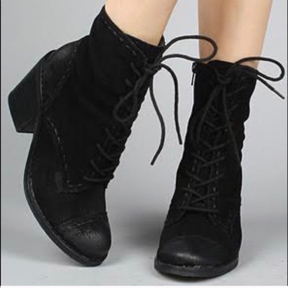 Seychelles lace up booties! Size 7.