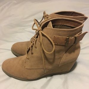 Madden Girl Dailey Taupe Booties, size 7.5