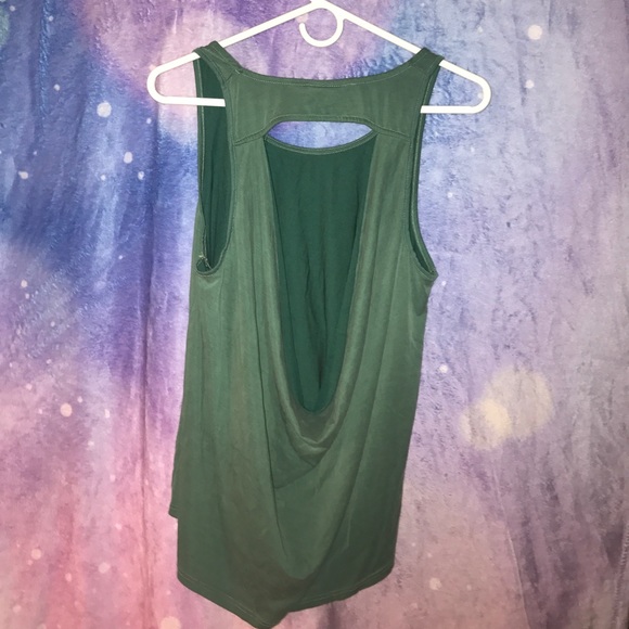 Hanging open back workout tank - Picture 3 of 3