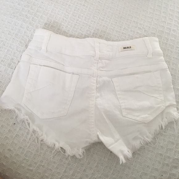 White brandy melville shorts size 36 - Picture 2 of 2