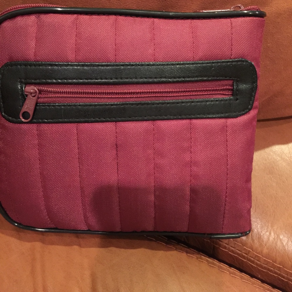 Fold up zippered bag
