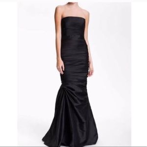Elegant black bandage Monique Lhuillier gown