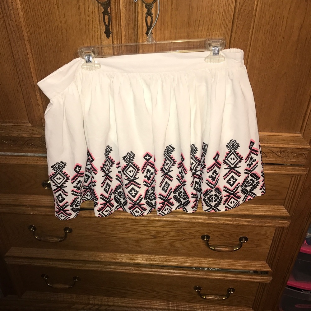 White and pink/black skirt with shorts size XL