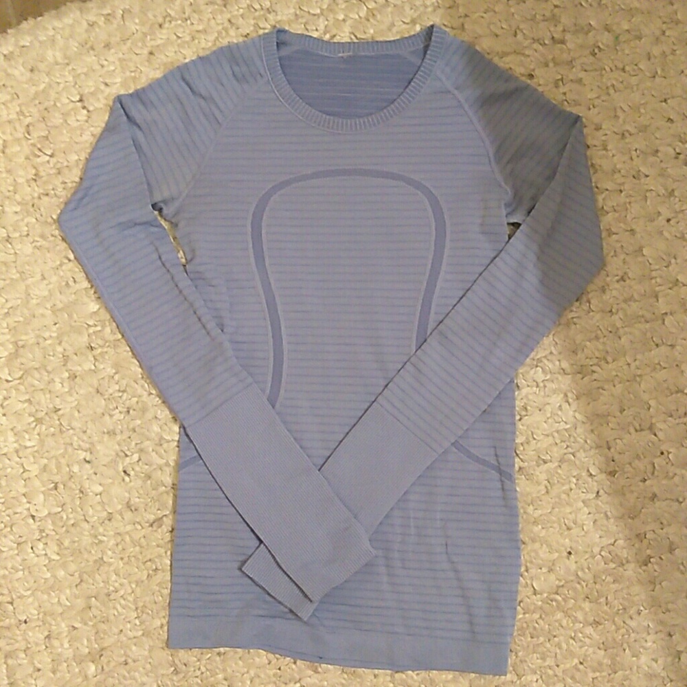 Lululemon running top with thumb holes