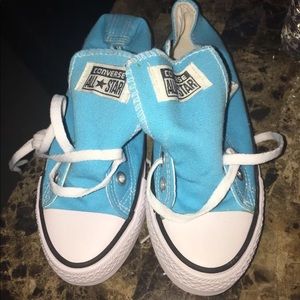 Brand new Converse sneakers 😍😍😍😍🔥🔥🔥❤️❤️❤️❤️