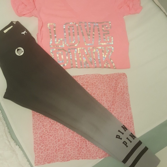 SOLD - VS PINK Tee - Picture 3 of 3